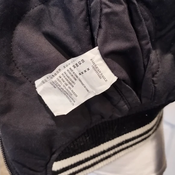 American Eagle Outfitter Reversible Satin Feel Bomber Jacket size Medium - Picture 8 of 8